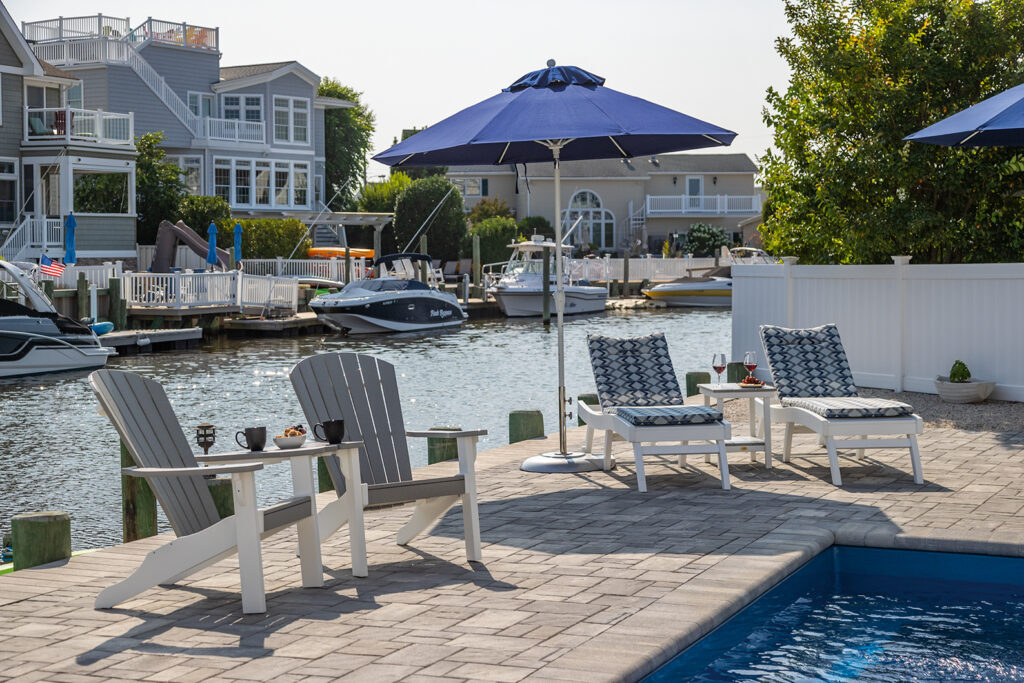 Outdoor Furniture for Your Pool